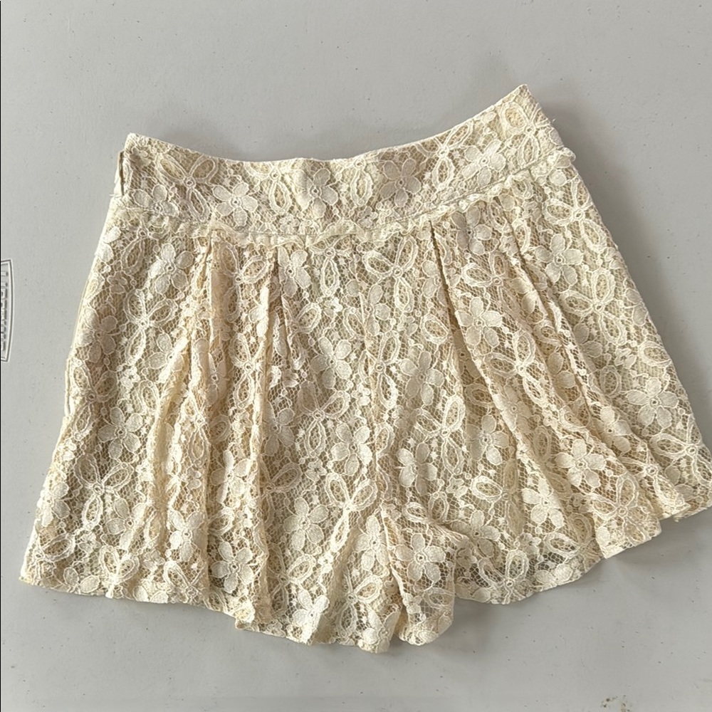 Cream Floral Lace Shorts